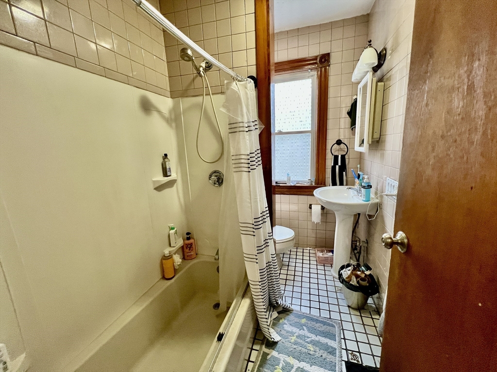 3 bed, 1 bath apartment for rent at 69 Woodlawn St Unit 1, Jamaica Plain — photo 10 of 12