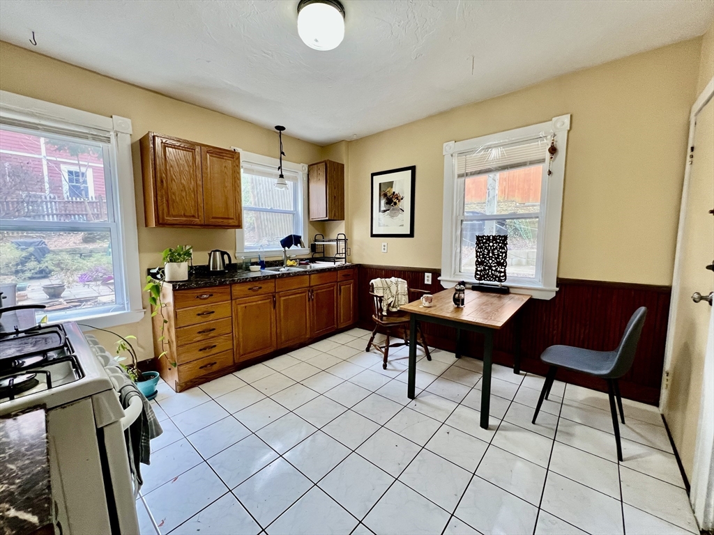 3 bed, 1 bath apartment for rent at 69 Woodlawn St Unit 1, Jamaica Plain — photo 5 of 12