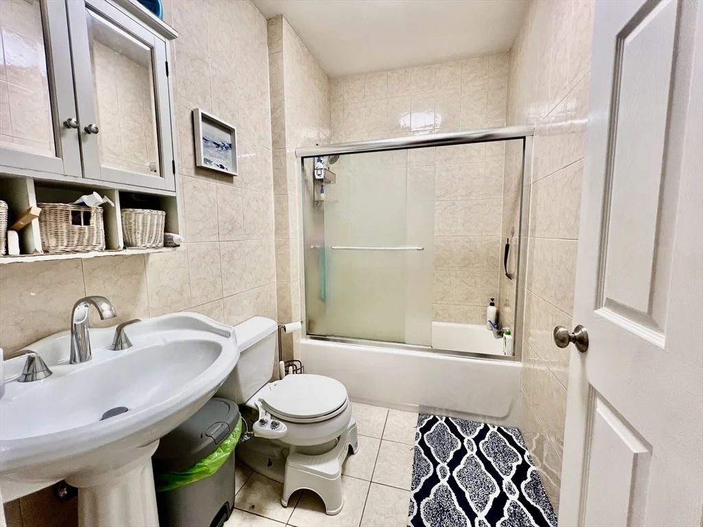 3 bed, 1 bath apartment for rent at 69 Woodlawn St Unit 2, Jamaica Plain — photo 16 of 18