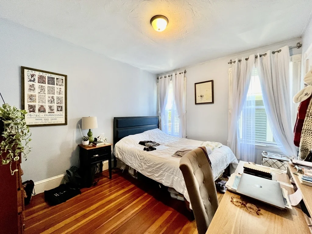 3 bed, 1 bath apartment for rent at 69 Woodlawn St Unit 2, Jamaica Plain — photo 8 of 18