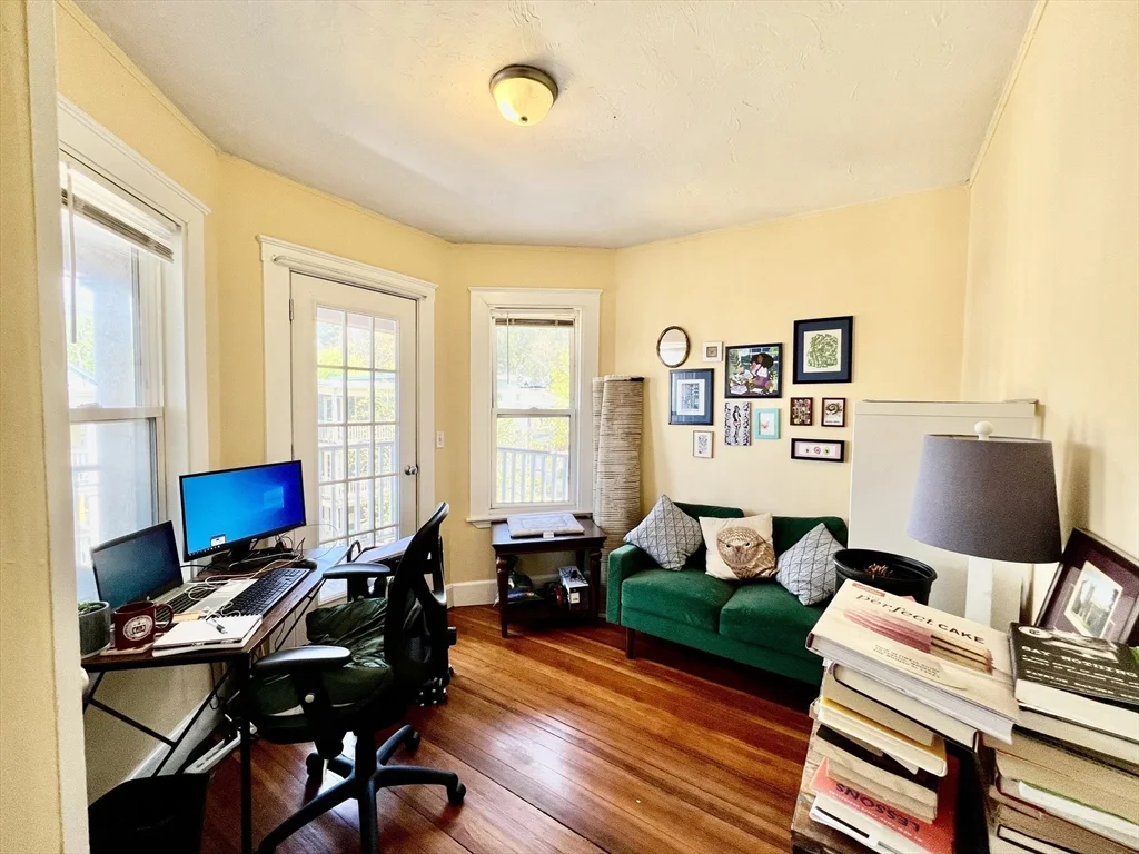 3 bed, 1 bath apartment for rent at 69 Woodlawn St Unit 2, Jamaica Plain — photo 12 of 18