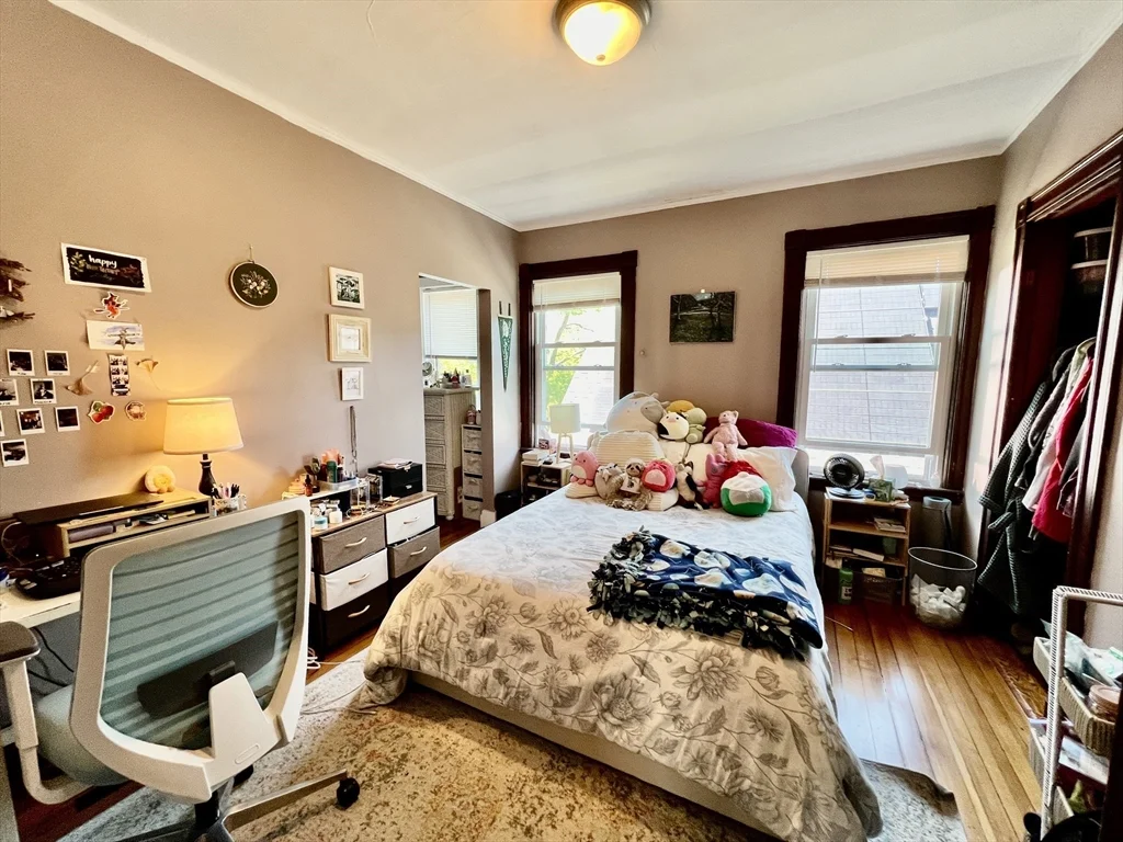 3 bed, 1 bath apartment for rent at 69 Woodlawn St Unit 3, Jamaica Plain — photo 8 of 19