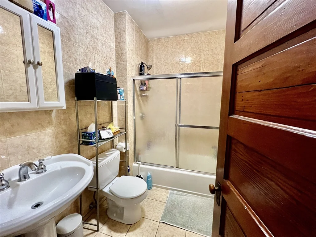 3 bed, 1 bath apartment for rent at 69 Woodlawn St Unit 3, Jamaica Plain — photo 15 of 19
