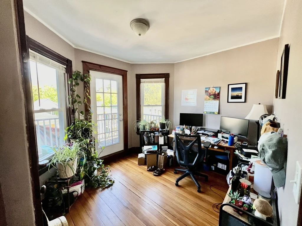 3 bed, 1 bath apartment for rent at 69 Woodlawn St Unit 3, Jamaica Plain — photo 13 of 19