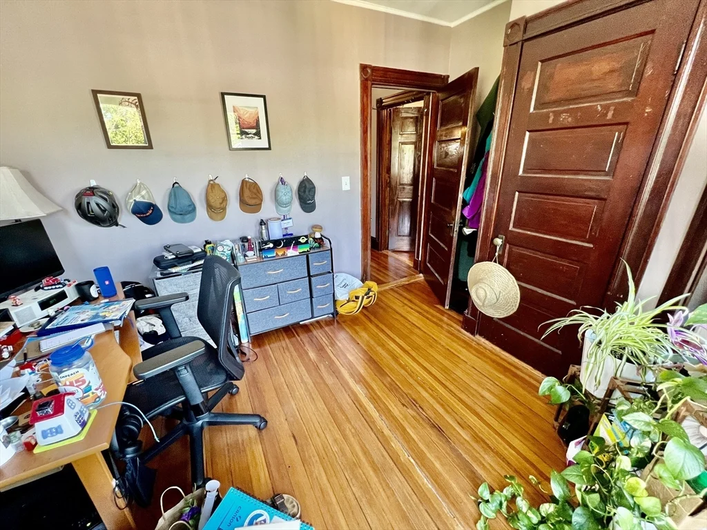 3 bed, 1 bath apartment for rent at 69 Woodlawn St Unit 3, Jamaica Plain — photo 14 of 19