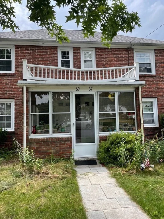 2 bed, 1 bath apartment for rent at 69 York Ave Unit 69, Watertown — photo 2 of 14