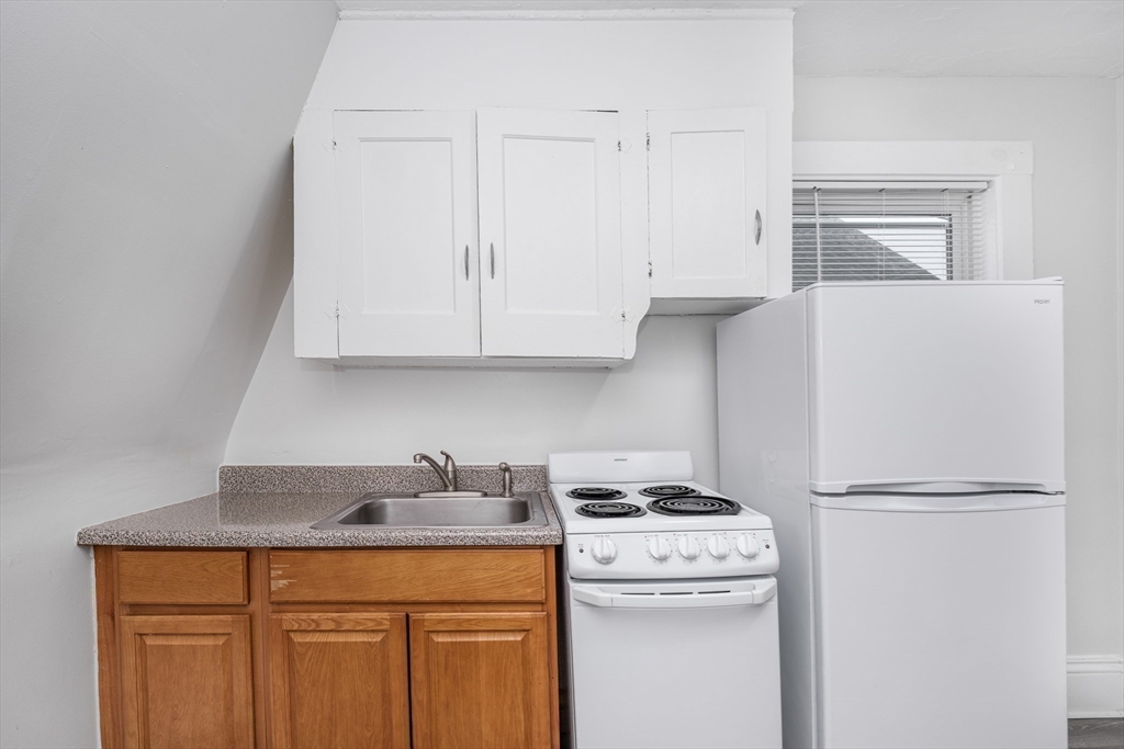 1 bed, 1 bath apartment for rent at 690-692 Main St Unit 2, Malden — photo 4 of 20