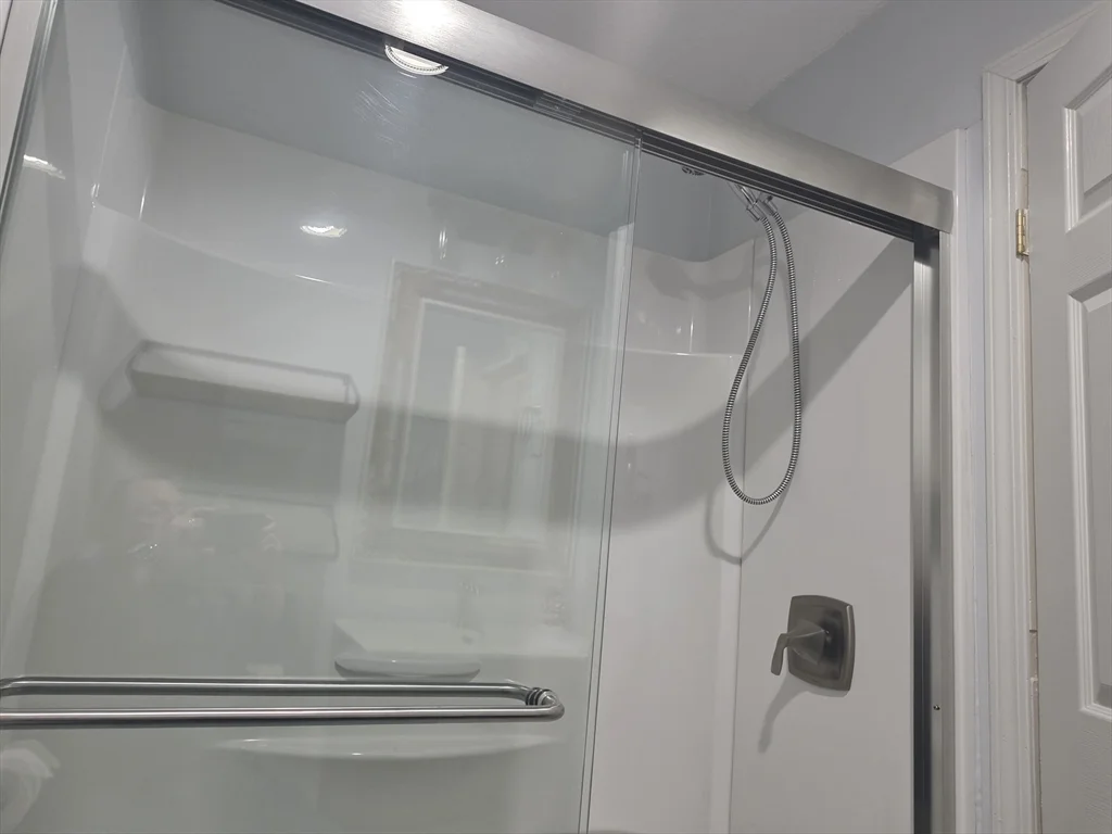 2 bed, 2 bath apartment for rent at 690 S Porter St Unit 28, Manchester — photo 8 of 14