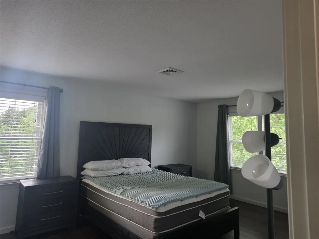 2 bed, 2 bath apartment for rent at 690 S Porter St Unit 28, Manchester — photo 6 of 14