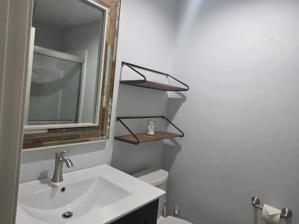 2 bed, 2 bath apartment for rent at 690 S Porter St Unit 28, Manchester — photo 7 of 14