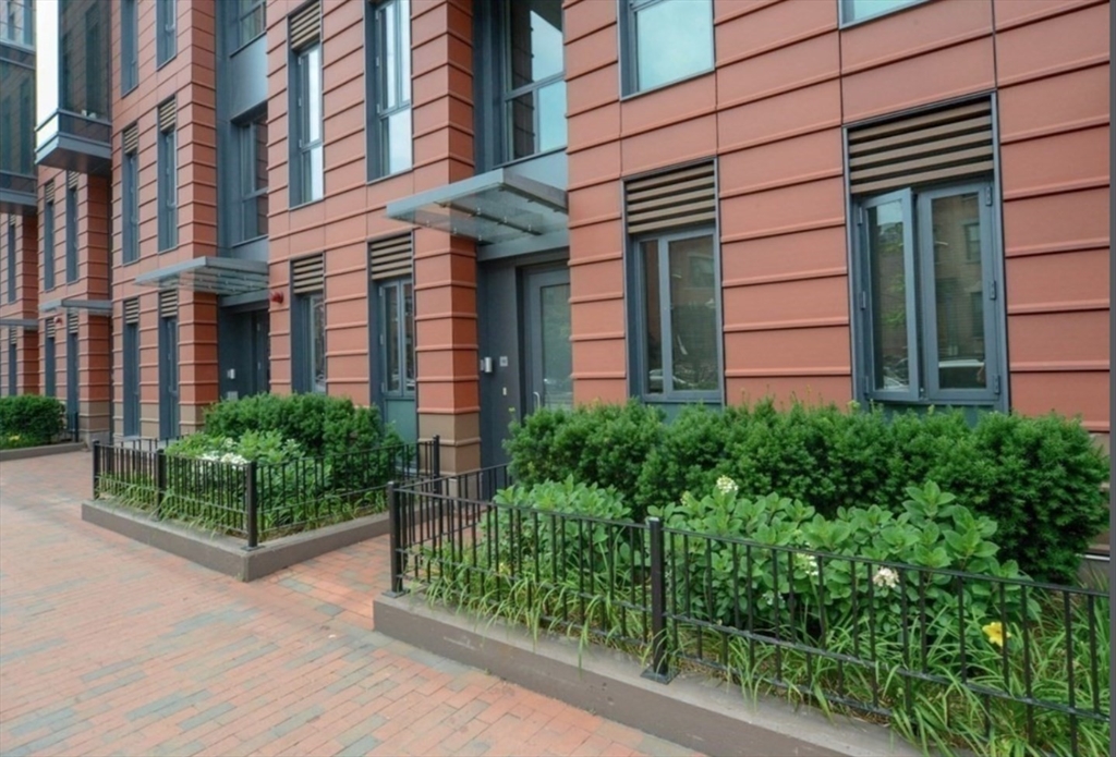 1 bed, 1 bath apartment for rent at 691 Massachusetts Ave Unit 102, Roxbury — photo 2 of 10