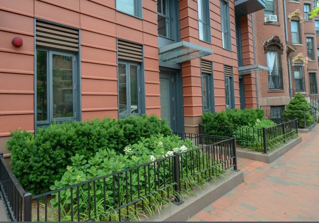 1 bed, 1 bath apartment for rent at 691 Massachusetts Ave Unit 102, South End — photo 1 of 14
