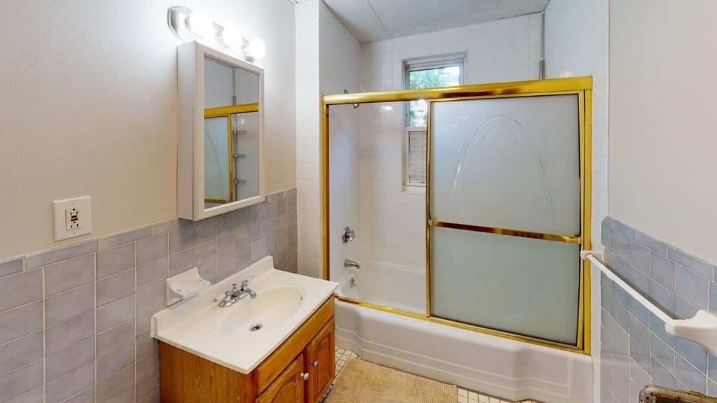 2 bed, 1 bath apartment for rent at 692 Columbia Rd Unit 1, Dorchester — photo 13 of 14