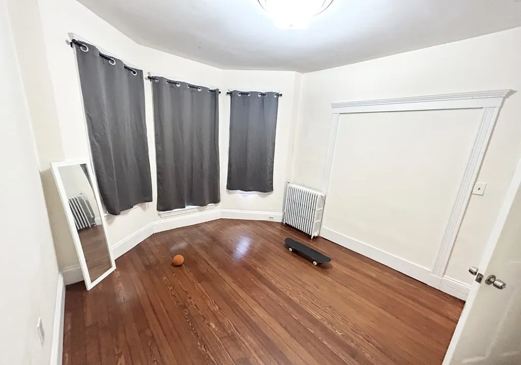 5 bed, 2 bath apartment for rent at 692 Columbia Rd Unit 2, Dorchester — photo 3 of 10