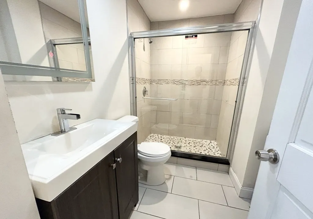5 bed, 2 bath apartment for rent at 692 Columbia Rd Unit 2, Dorchester — photo 8 of 10