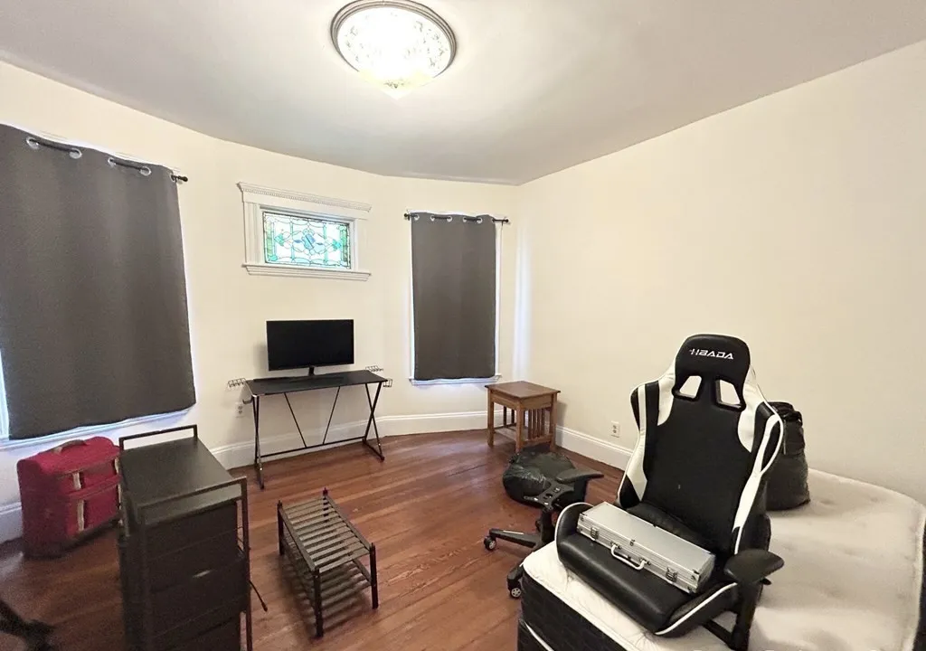 5 bed, 2 bath apartment for rent at 692 Columbia Rd Unit 2, Dorchester — photo 5 of 10