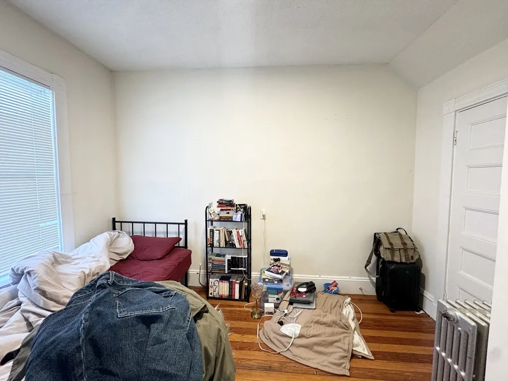 5 bed, 2 bath apartment for rent at 692 Columbia Rd Unit 3, Boston — photo 9 of 10