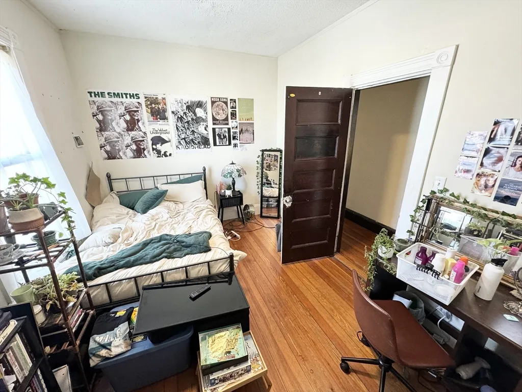 5 bed, 2 bath apartment for rent at 692 Columbia Rd Unit 3, Boston — photo 8 of 10