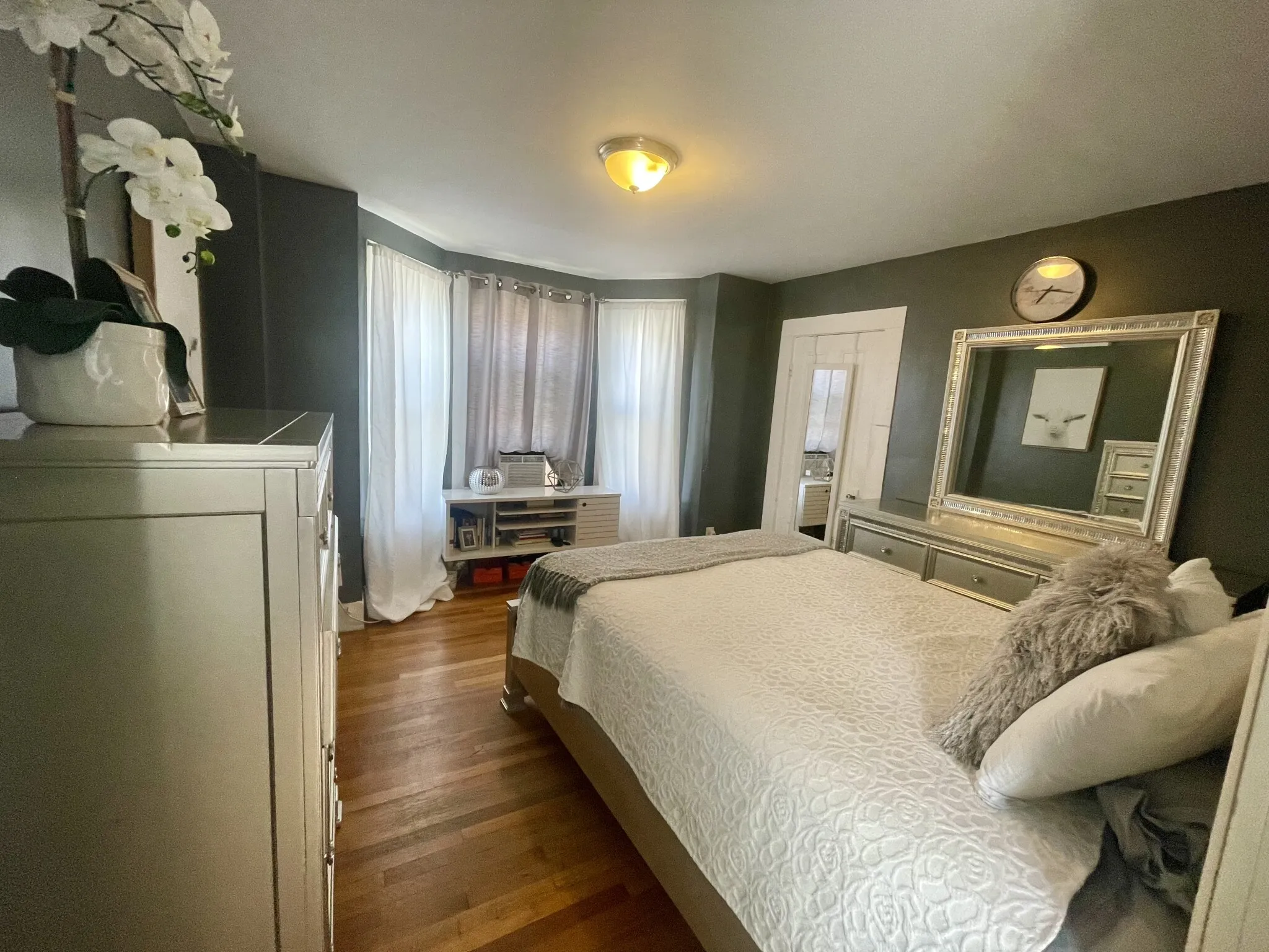 3 bed, 1 bath apartment for rent at 692 Moody St Unit 2, South Side — photo 6 of 11