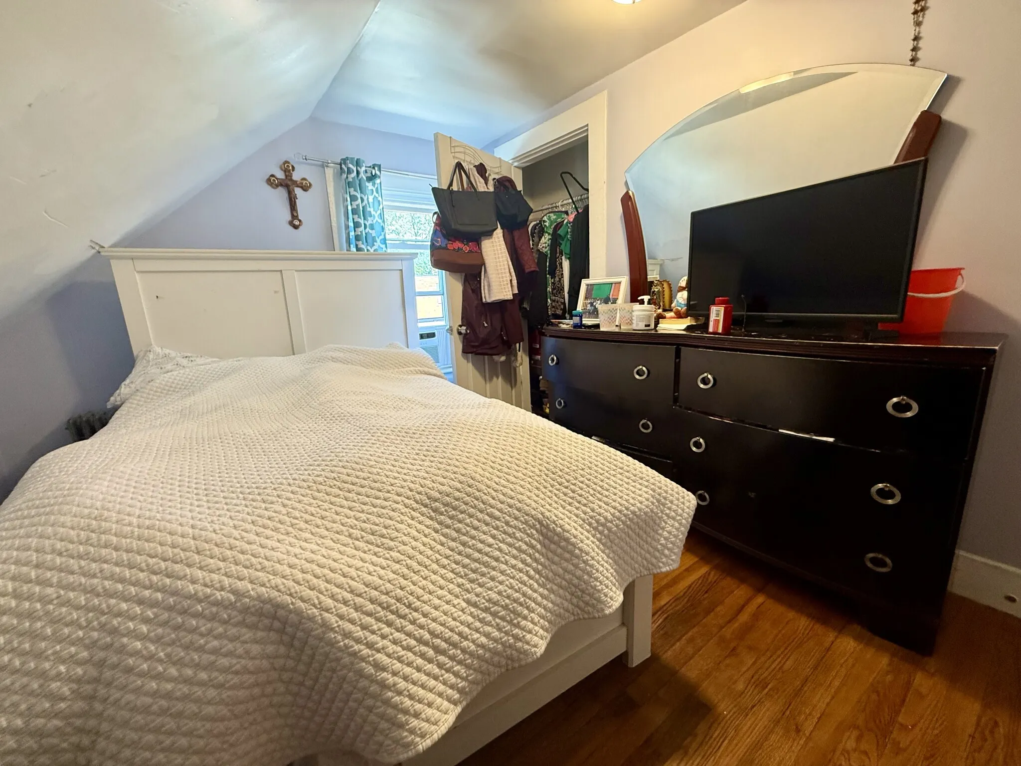 3 bed, 1 bath apartment for rent at 692 Moody St Unit 2, South Side — photo 7 of 11