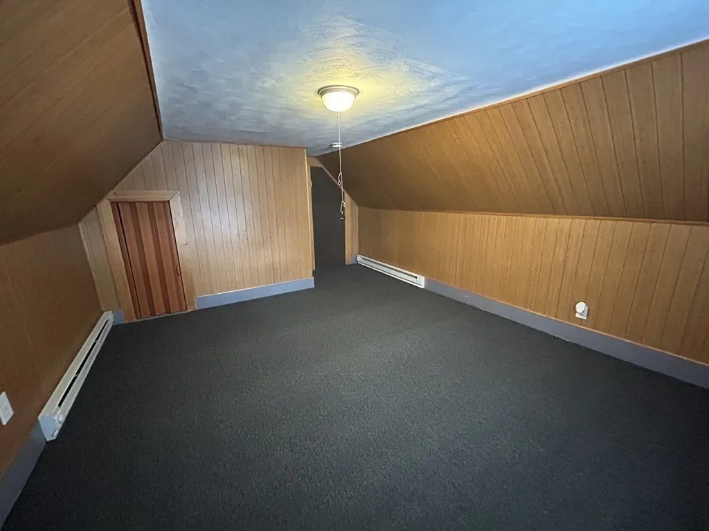 4 bed, 1 bath apartment for rent at 694 Lakeview Ave Unit 3, Lowell — photo 14 of 19