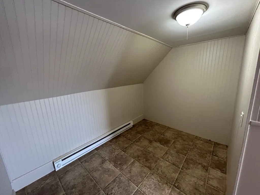4 bed, 1 bath apartment for rent at 694 Lakeview Ave Unit 3, Lowell — photo 12 of 19