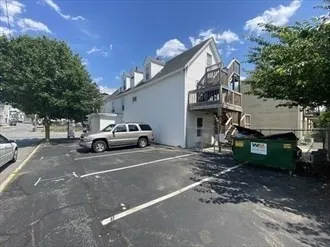 4 bed, 1 bath apartment for rent at 694 Lakeview Ave Unit 3, Lowell — photo 2 of 19