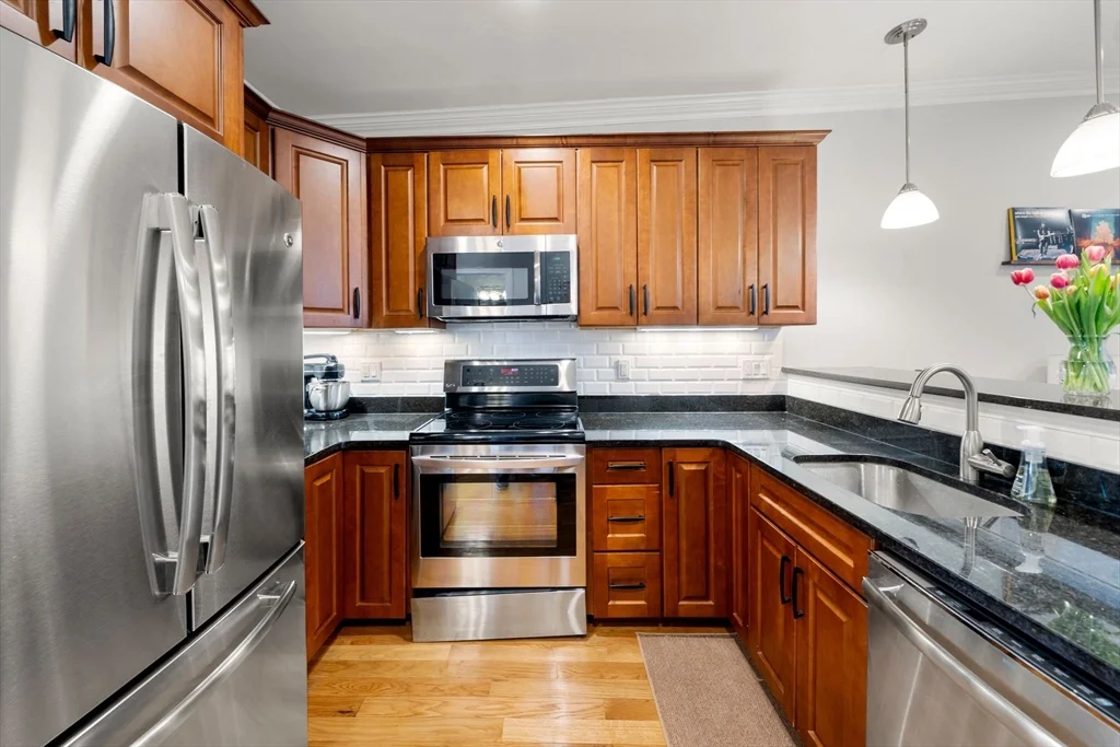 2 bed, 1 bath apartment for rent at 695 E 8th St Unit 3, South Boston — photo 3 of 29