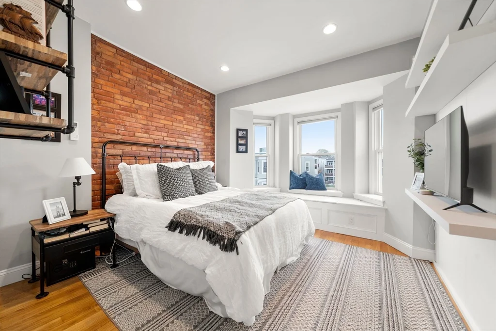 2 bed, 1 bath apartment for rent at 695 E 8th St Unit 3, South Boston — photo 8 of 29