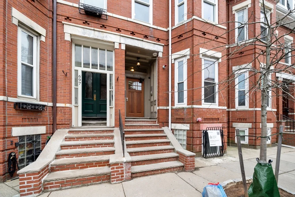 2 bed, 1 bath apartment for rent at 695 E 8th St Unit 3, South Boston — photo 26 of 29