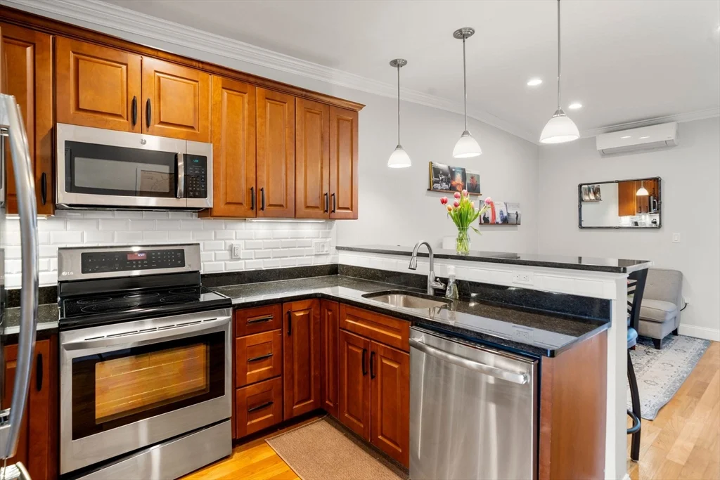 2 bed, 1 bath apartment for rent at 695 E 8th St Unit 3, South Boston — photo 5 of 29