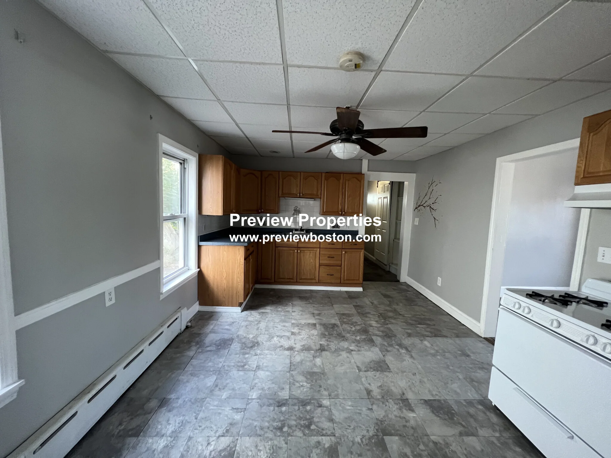 3 bed, 1 bath apartment for rent at 696 Broadway Unit 1P, Everett — photo 5 of 15