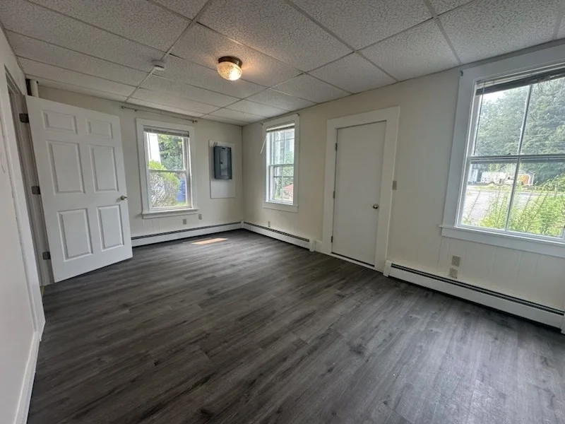 4 bed, 1 bath apartment for rent at 697 Main St Unit 3, Amherst — photo 5 of 15