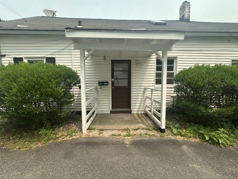 4 bed, 1 bath apartment for rent at 697 Main St Unit 3, Amherst — photo 2 of 15