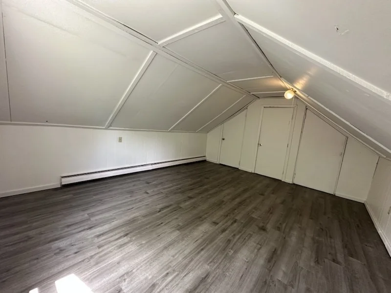 4 bed, 1 bath apartment for rent at 697 Main St Unit 3, Amherst — photo 14 of 16