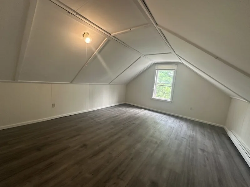 4 bed, 1 bath apartment for rent at 697 Main St Unit 3, Amherst — photo 14 of 15