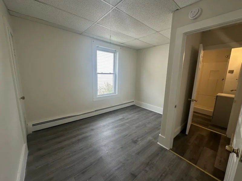 4 bed, 1 bath apartment for rent at 697 Main St Unit 3, Amherst — photo 8 of 15