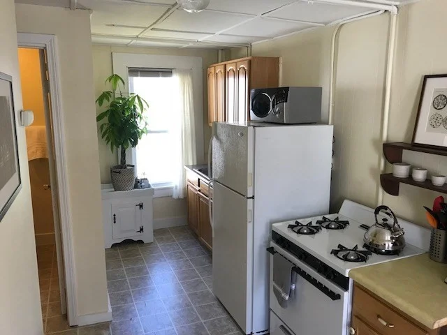 1 bed, 1 bath apartment for rent at 697 Main St Unit 4, Amherst — photo 3 of 5