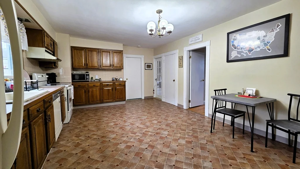 2 bed, 1 bath apartment for rent at 698 Church St Unit 2, Whitinsville — photo 5 of 20