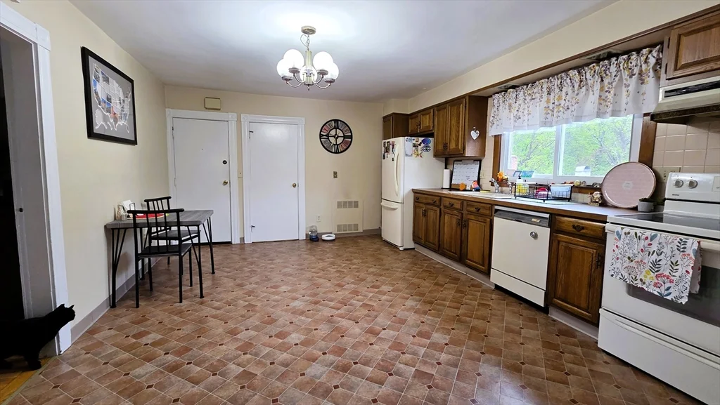 2 bed, 1 bath apartment for rent at 698 Church St Unit 2, Whitinsville — photo 10 of 20
