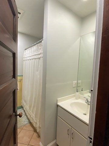 3 bed, 1 bath apartment for rent at 699 7th St Unit 1, South Boston — photo 3 of 15