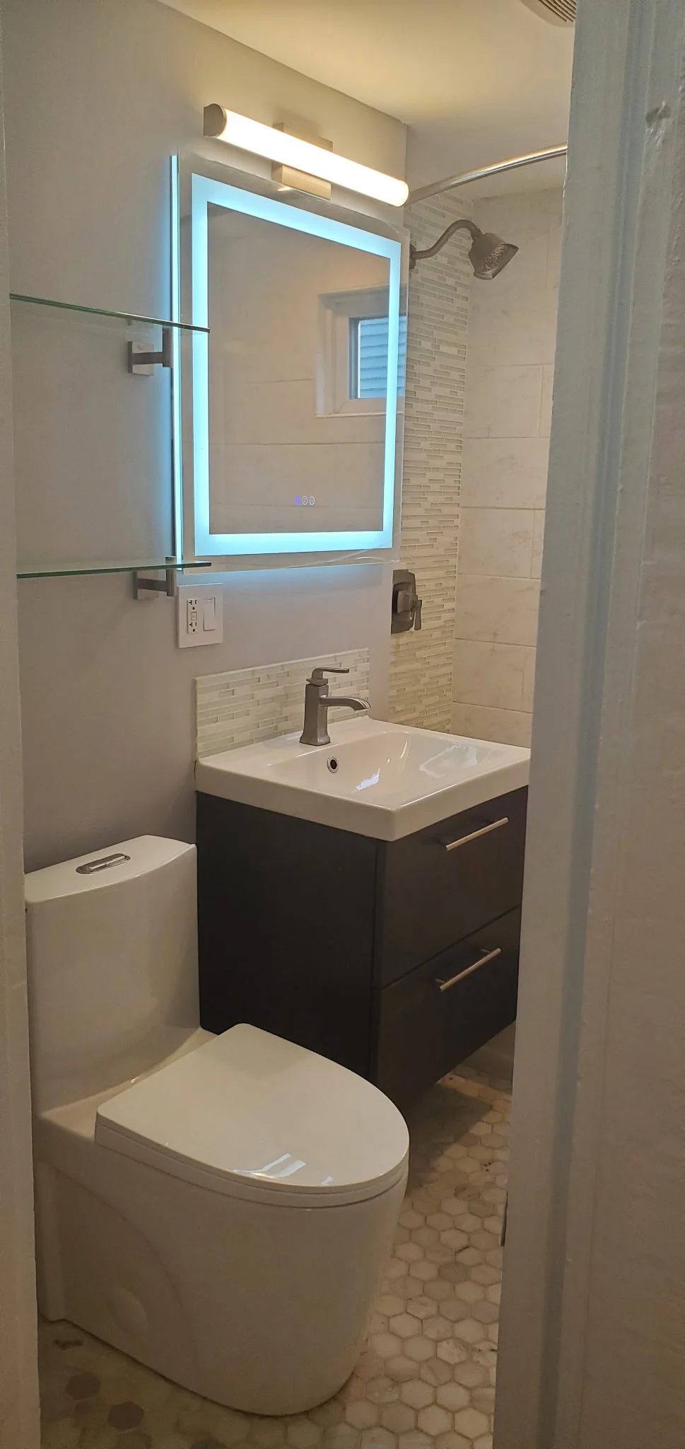 2 bed, 1 bath apartment for rent at 699 Hyde Park Ave Unit 2, Roslindale — photo 4 of 5