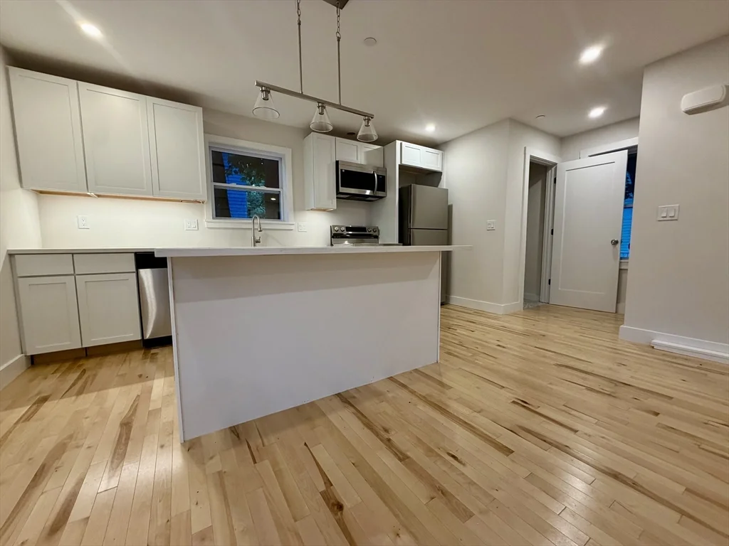 3 bed, 2 bath apartment for rent at 69R Orchard St Unit 69R, Medford — photo 6 of 14