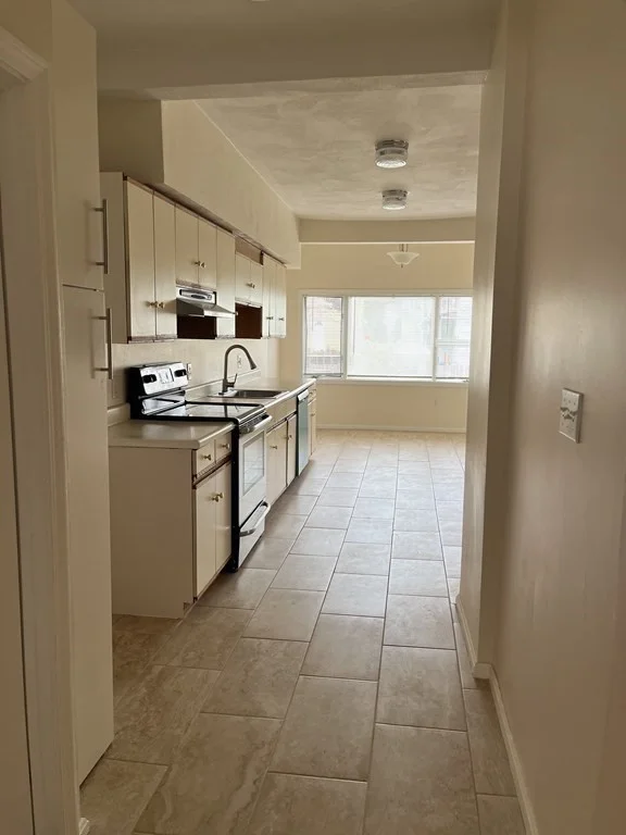 4 bed, 1 bath apartment for rent at 7 3rd Unit 0, Medford — photo 2 of 12