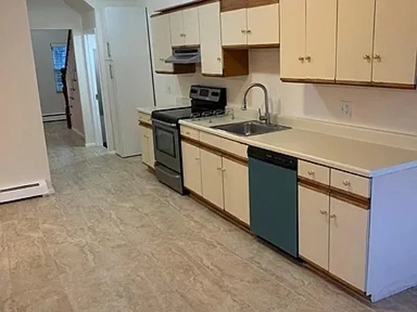 4 bed, 1 bath apartment for rent at 7 3rd Unit 0, Medford