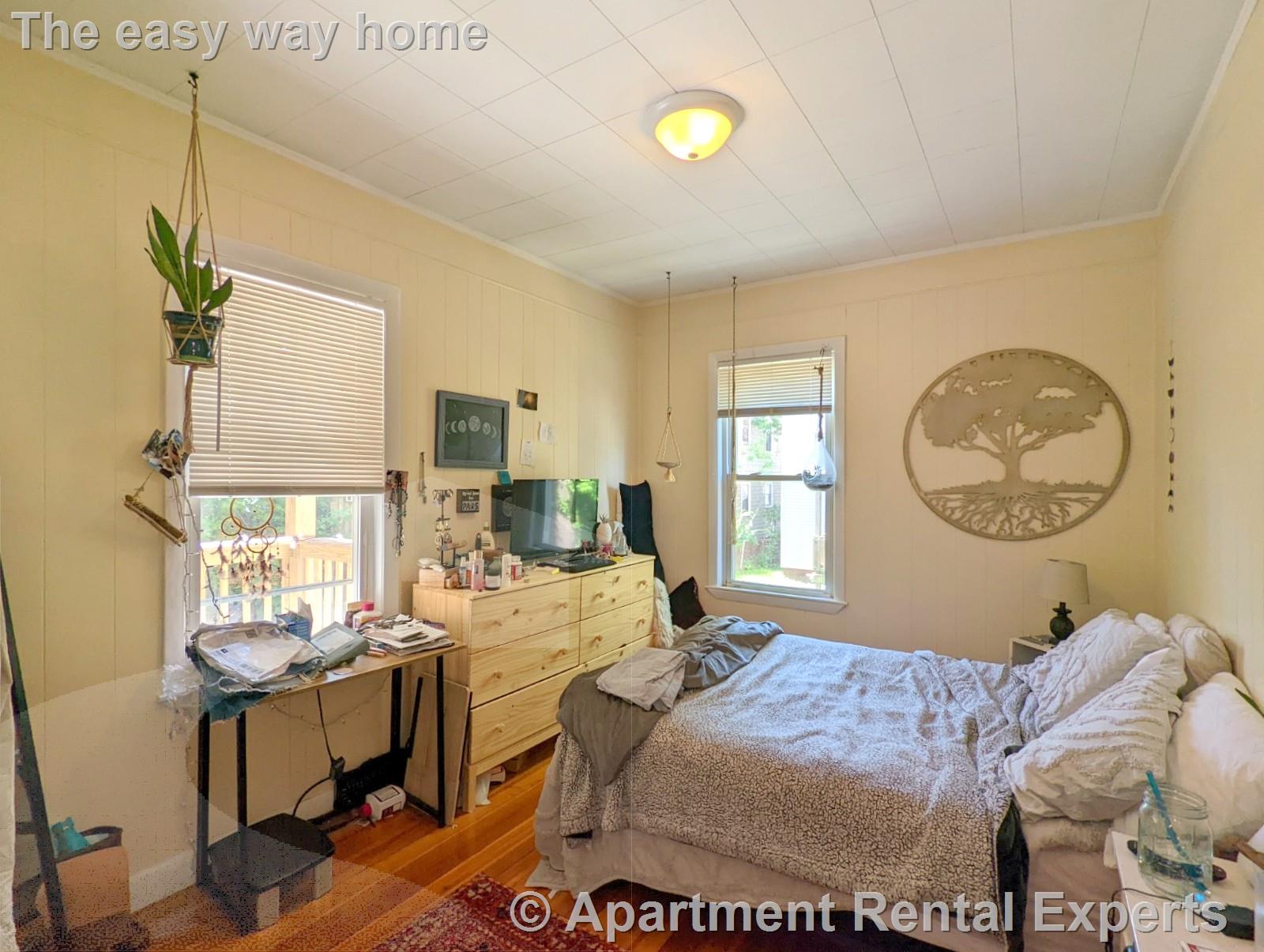 3 bed, 1 bath apartment for rent at 7-9 Belknap St Unit 1, Teele Square — photo 8 of 16