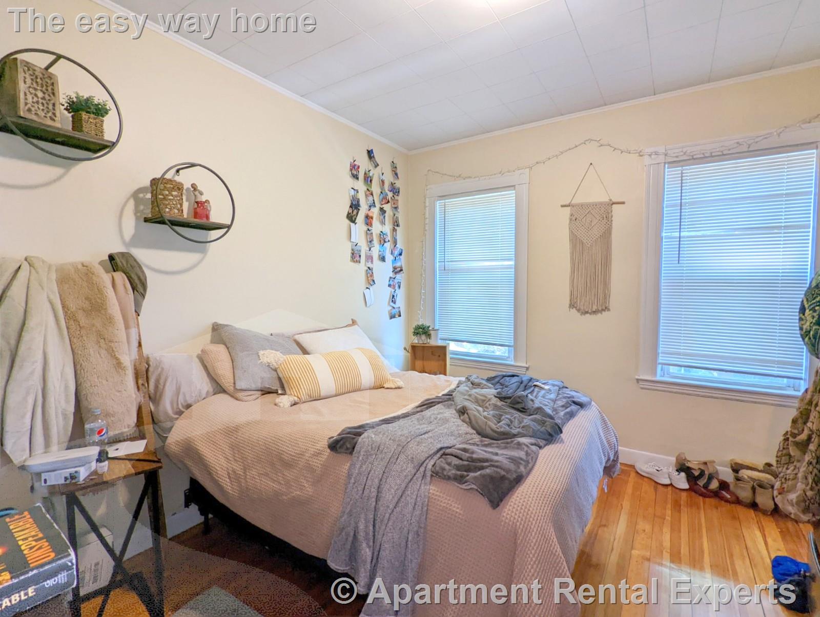 3 bed, 1 bath apartment for rent at 7-9 Belknap St Unit 1, Teele Square — photo 11 of 16