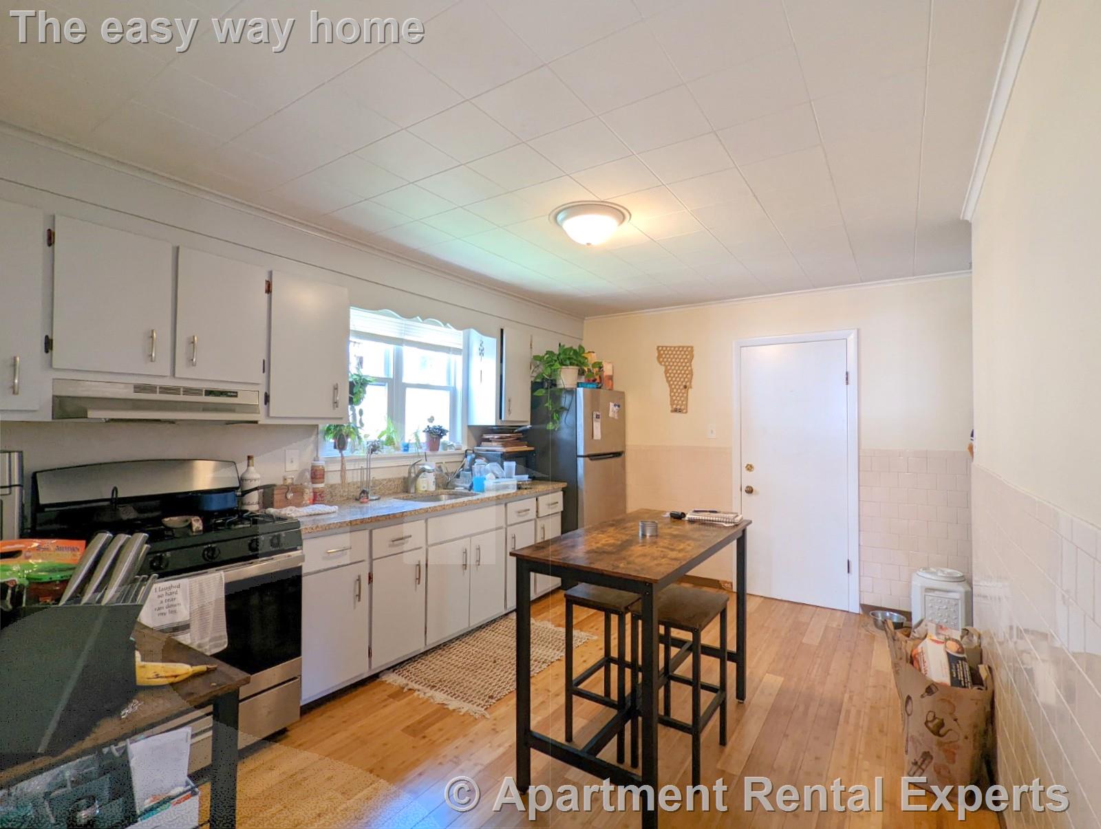 3 bed, 1 bath apartment for rent at 7-9 Belknap St Unit 1, Teele Square — photo 7 of 16