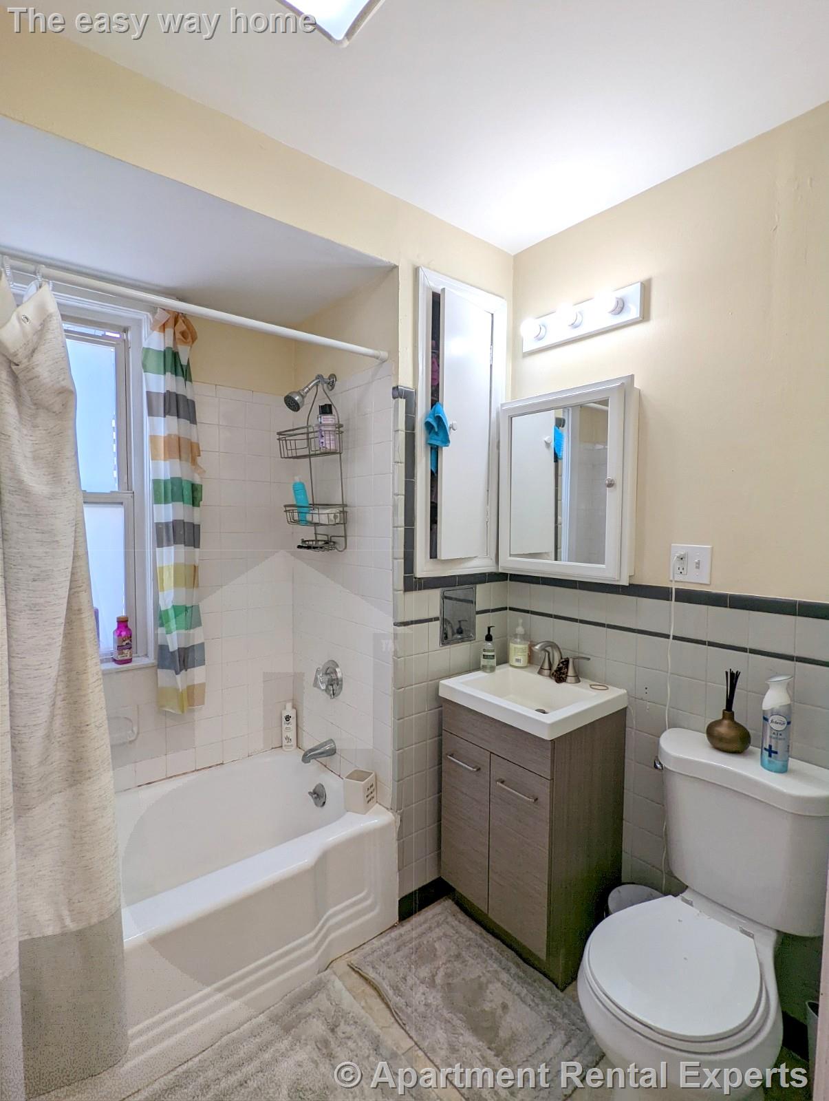 3 bed, 1 bath apartment for rent at 7-9 Belknap St Unit 1, Teele Square — photo 5 of 16
