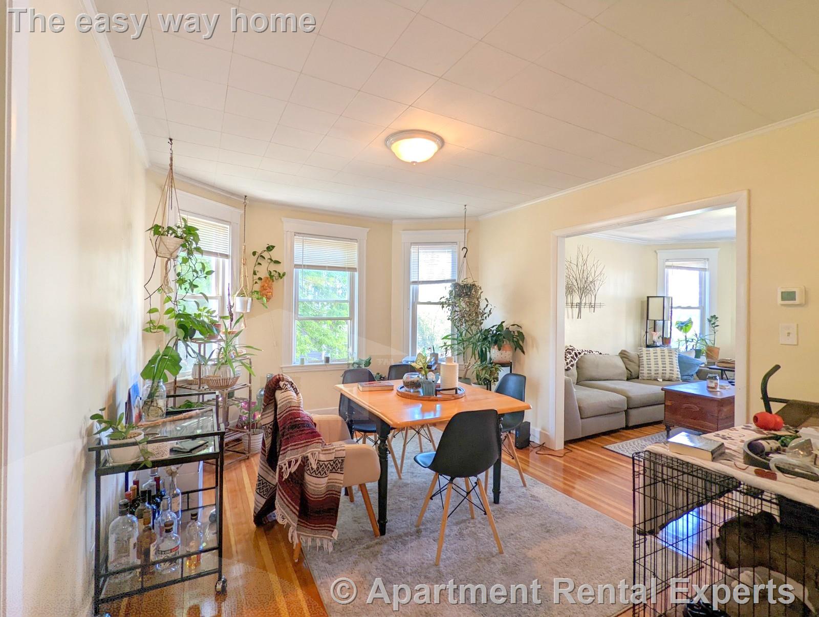 3 bed, 1 bath apartment for rent at 7-9 Belknap St Unit 1, Teele Square — photo 2 of 16